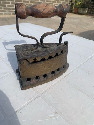 Ferro da stiro antico da collezione