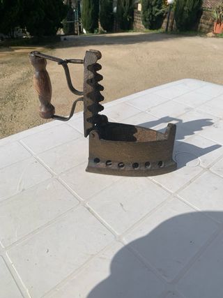 Ferro da stiro antico da collezione