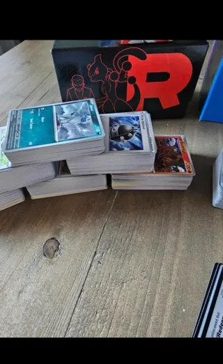 Lote Pokémon: +1000 cartas, 800 códigos