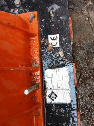 Baldosa Naranja y Negra