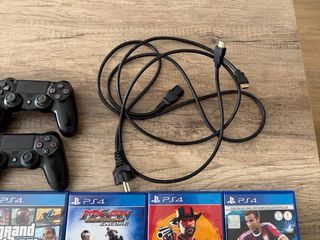 Consola PS4 Pro 1TB + 4 Juegos + 2 Mandos