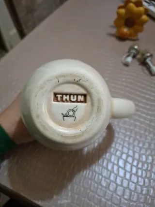 Brocca Thun con farfalla