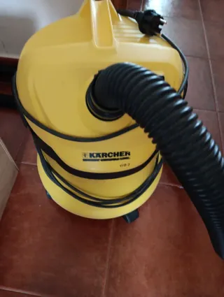 Aspiradora Karcher WD 2 Amarilla