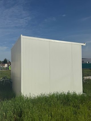 Caseta panel sándwich