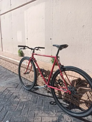Bicicleta Roja
