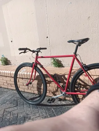Bicicleta Roja