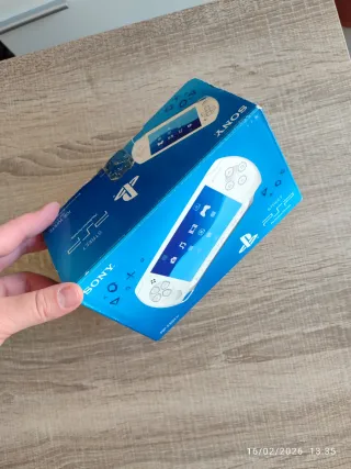 PSP Street Bianca, con scatola e volantini NUOVA