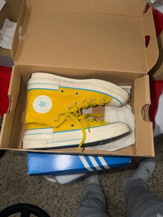 Tenis Converse Amarillos y Blancos