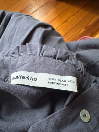 Camisa azul con volantes