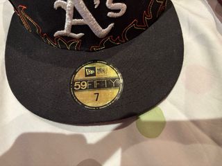 Gorra New Era A's Negra con Llamas