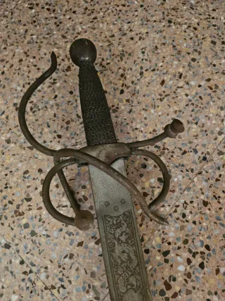 Espada decorativa antigua