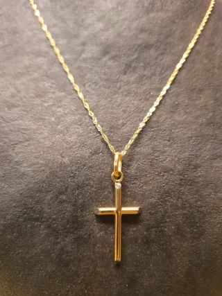 Colgante Cruz Oro 18kl con cadena 45cm incluida
