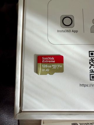 Insta360 X3 + Custodia Subacquea + SD 128GB