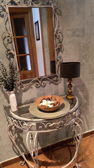 Mueble de entrada con espejo