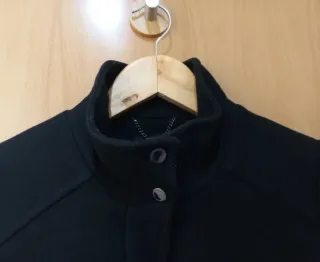 Abrigo negro mujer Salsa