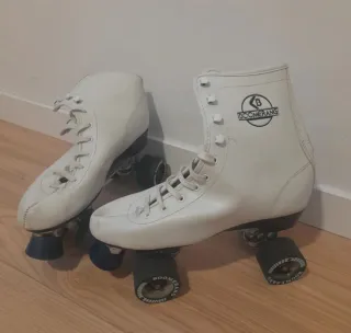 Patines 4 Ruedas Boomerang Blancos. Talla 40