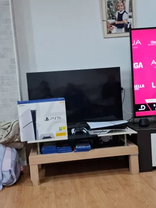 Consola PlayStation 5 + TV Samsung 43