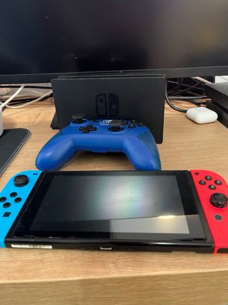 Nintendo Switch + Mando Pro Nuevo