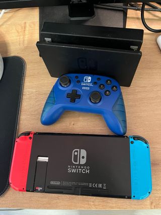 Nintendo Switch + Mando Pro Nuevo