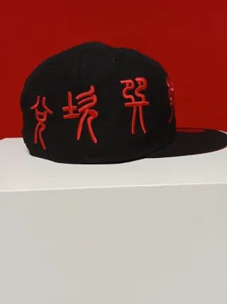 Gorra New Era 59Fifty Negra y Roja Talla 7.3/8