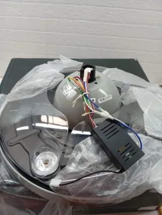 Ventilador de Techo con Aspas y Lámpara Led