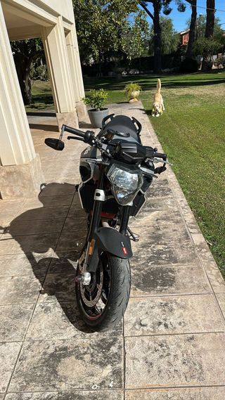 Aprilia Shiver 900