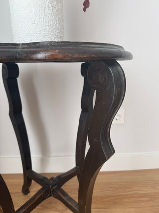 Mesa auxiliar madera maciza antigua
