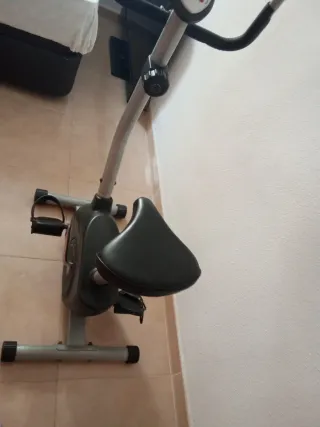 Bicicleta Estática con Pantalla Digital