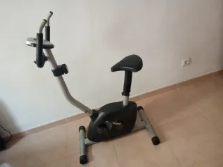 Bicicleta Estática con Pantalla Digital