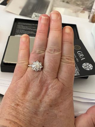 Anillo Roseton Plata rodiada Con 1.00 Ct Moissanit