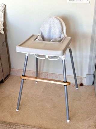 Silla bebé IKEA + reposapiés +cojín+mantel
