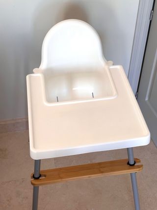 Silla bebé IKEA + reposapiés +cojín+mantel