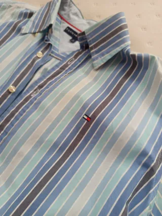 Camisa Tommy Hilfiger Talla M Rayas