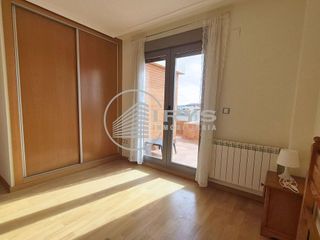 Piso en alquiler en Hermanos Falcó - Sepulcro Bolera en Albacete