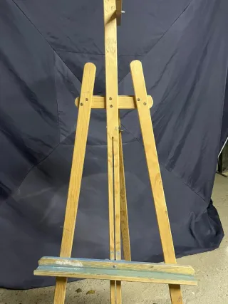 Caballete de madera para pintar