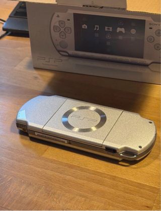 Sony PSP-2004 Argento