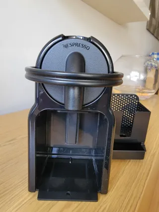 Cafetera Nespresso Inissia Negra