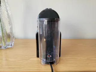 Cafetera Nespresso Inissia Negra