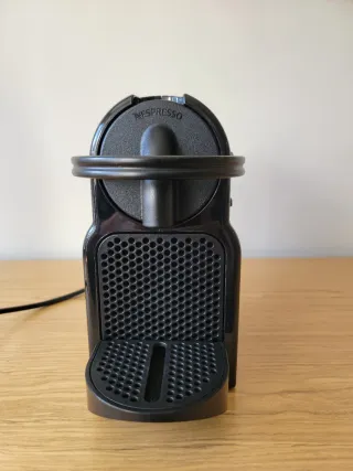 Cafetera Nespresso Inissia Negra