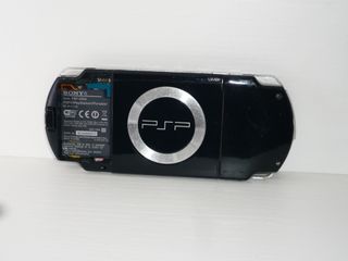 Console portatile Sony PSP 2004 nera