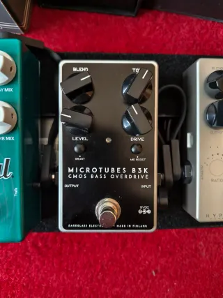 Pedalboard+pedales de efectos para bajo eléctrico