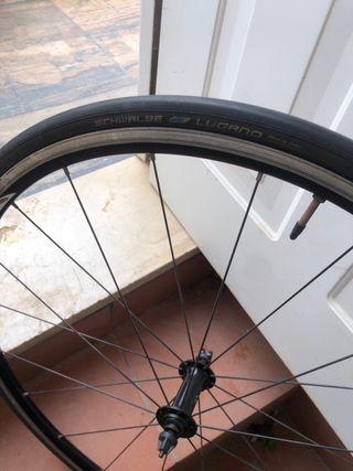 Rueda delantera carretera Shimano r500