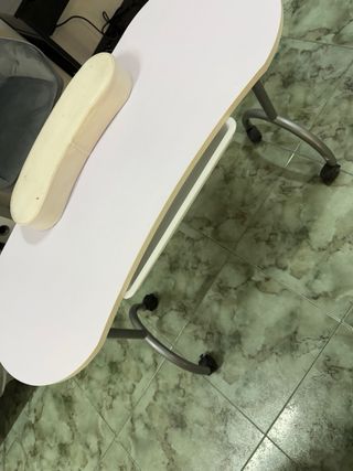 Mesa de uñas plegable