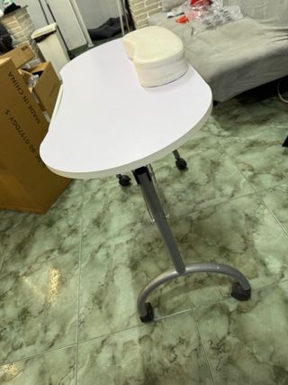 Mesa de uñas plegable