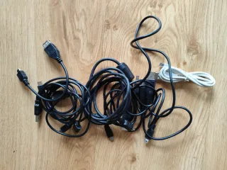 PlayStation 3 + accesorios SingStar y Buzz