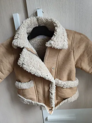 Chaqueta Zara niña beige