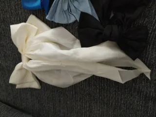 Lote, Lazos de tela varios colores