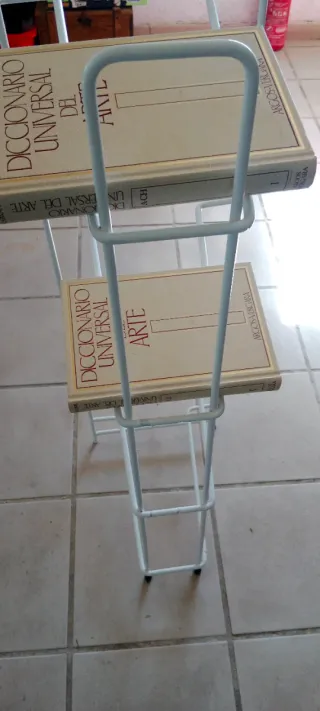 Estantería para botellas de agua