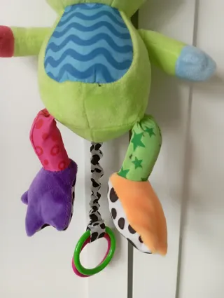 Peluche de rana musical