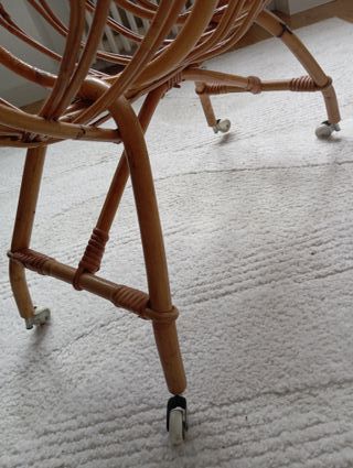 Pequeño moisés/cuna bambú, ruedas y dosel. Reborn